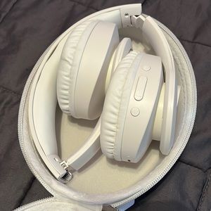 Over ear Headphones with carrying case